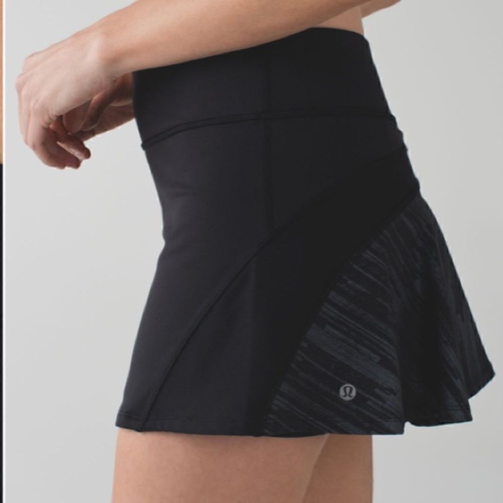 Lululemon Ace Skirt
Black / Scratch Match Black Multi 8